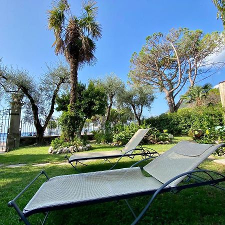 Casa vacanze Gabbianella villa con giardino lungolago Maderno Toscolano-Maderno Esterno foto
